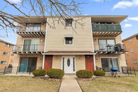 7300 W 86th St #2A, Bridgeview, IL 60455 photo 2