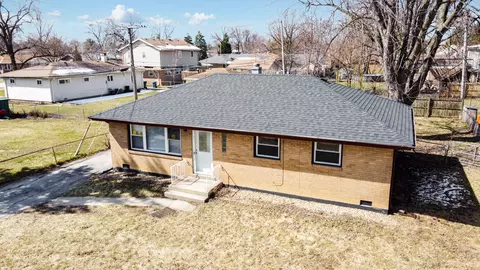 8228 Narragansett Ave, Burbank, IL 60459