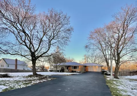 1243 N Il Route 21, Gurnee, IL 60031