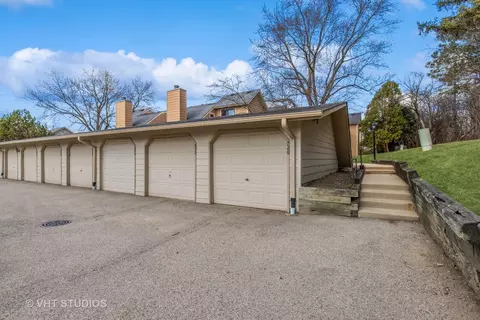Exterior - 726 Drury Ct, Gurnee, IL 60031 photo 4 of 9