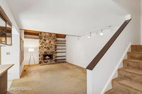 Living - 726 Drury Ct, Gurnee, IL 60031 photo 1 of 4