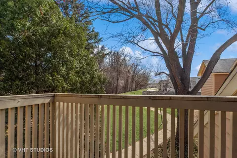 Exterior - 726 Drury Ct, Gurnee, IL 60031 photo 2 of 9