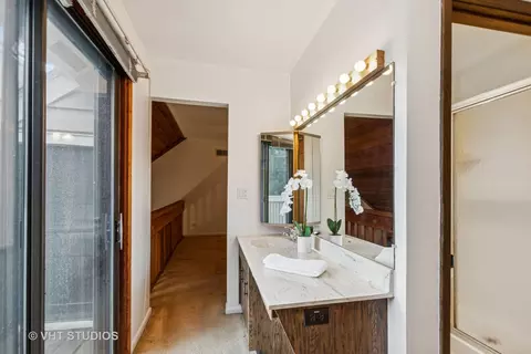 Bath - 726 Drury Ct, Gurnee, IL 60031 photo 2 of 3