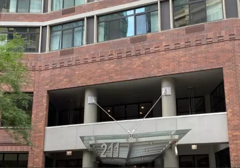 211 E Ohio St #1013, Chicago, IL 60611
