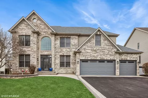 204 Melody Dr, Bartlett, IL 60103