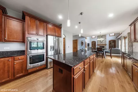 204 Melody Dr, Bartlett, IL 60103 photo 9