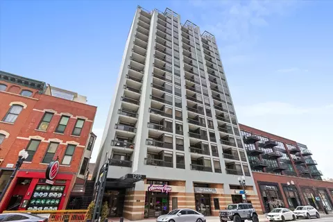 1212 N Wells St #905, Chicago, IL 60610