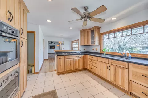 Kitchen - 975 Oakdale Dr, Elgin, IL 60123 photo 3 of 3