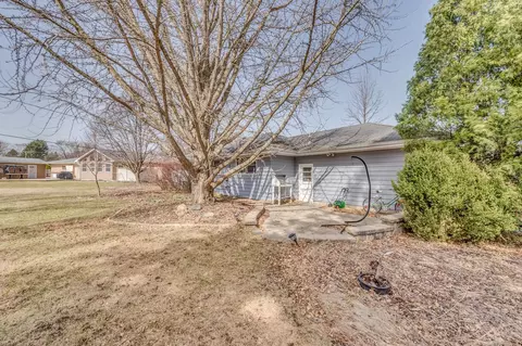 Exterior - 975 Oakdale Dr, Elgin, IL 60123 photo 2 of 4