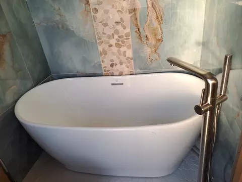 Bath - 618 Congdon Ave, Elgin, IL 60120 photo 6 of 11