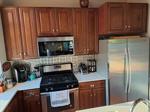 Kitchen - 618 Congdon Ave, Elgin, IL 60120 photo 4 of 5