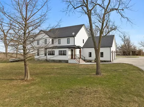 25979 E 3000 North Rd, Chenoa, IL 61726