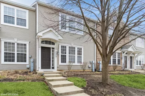 237 Springbrook Trl S #3, Oswego, IL 60543
