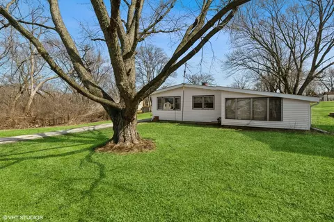 36675 N Helen Dr, Lake Villa, IL 60046