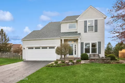 1524 Deerhaven Dr, Crystal Lake, IL 60014
