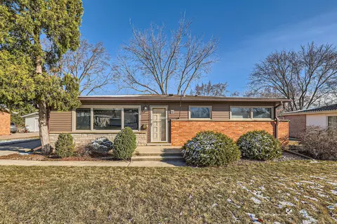 96 W Pleasant Hill Blvd, Palatine, IL 60067