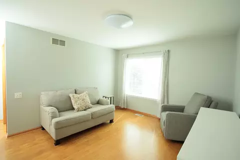 Living - 1145 Delta Ct #1145, Elgin, IL 60123 photo 3 of 4