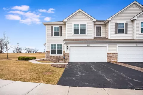 652 Anchorage Ct, Pingree Grove, IL 60140