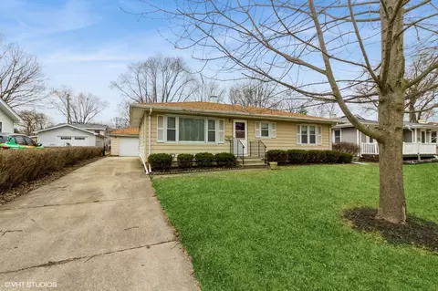 14 S Grace St, North Aurora, IL 60542