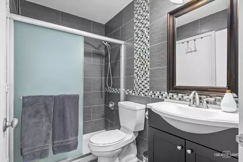 Bath - 2160 Rossiter Pkwy, Plainfield, IL 60586 photo 2 of 2