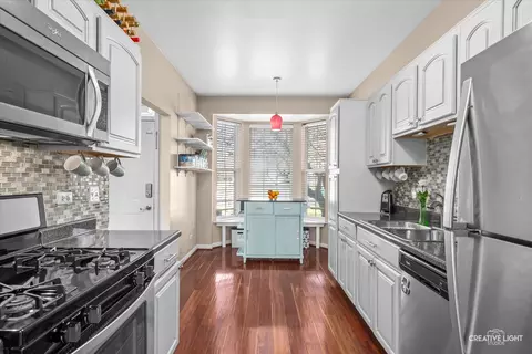 Kitchen - 2160 Rossiter Pkwy, Plainfield, IL 60586 photo 3 of 3