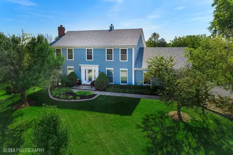 12 North Trl, Hawthorn Woods, IL 60047