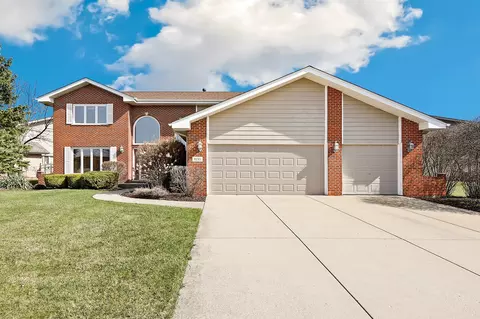 8130 Stonegate Dr, Tinley Park, IL 60487