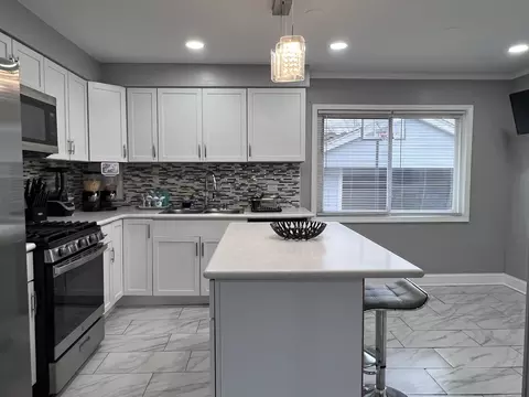 6919 W 88th Pl, Bridgeview, IL 60455 photo 5