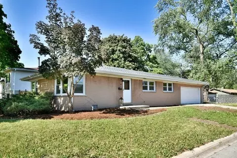 4 E White Oak St, Arlington Heights, IL 60005