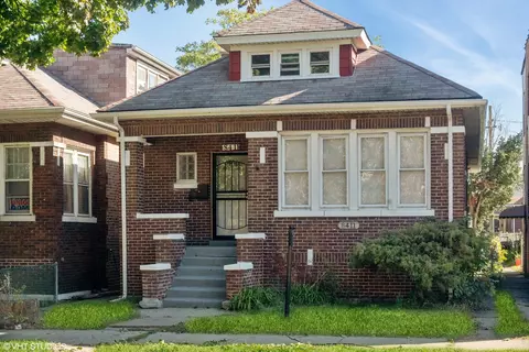 8411 S Paxton Ave, Chicago, IL 60617