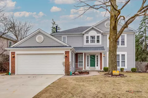 939 Belle Isle Ln, Vernon Hills, IL 60061