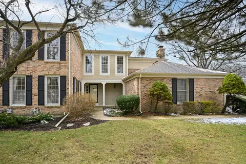 1123 Wexford Ct, Wheaton, IL 60189