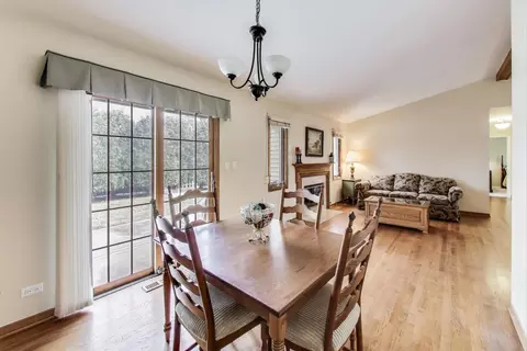 Dining - 545 Tennyson Dr, Wheaton, IL 60189 photo 2 of 4