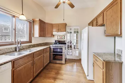 Kitchen - 545 Tennyson Dr, Wheaton, IL 60189 photo 1 of 3
