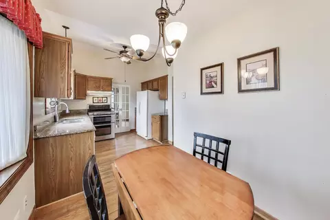 Dining - 545 Tennyson Dr, Wheaton, IL 60189 photo 4 of 4