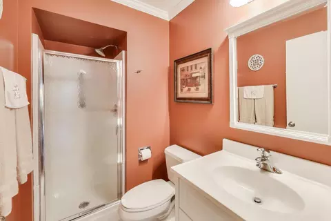 Bath - 545 Tennyson Dr, Wheaton, IL 60189 photo 3 of 3