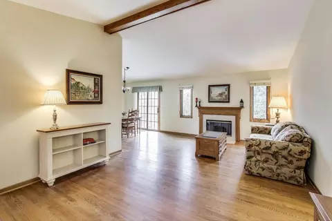 Living - 545 Tennyson Dr, Wheaton, IL 60189 photo 1 of 3