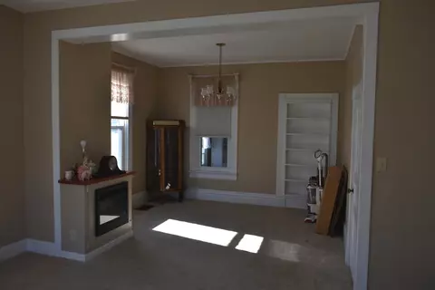 Living - 304 Jefferson St, Benson, IL 61516 photo 5 of 6