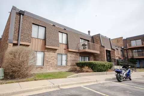 615 Tralee Ct #2D, Schaumburg, IL 60193