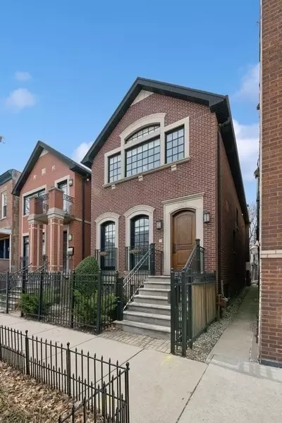 3254 N Leavitt St, Chicago, IL 60618