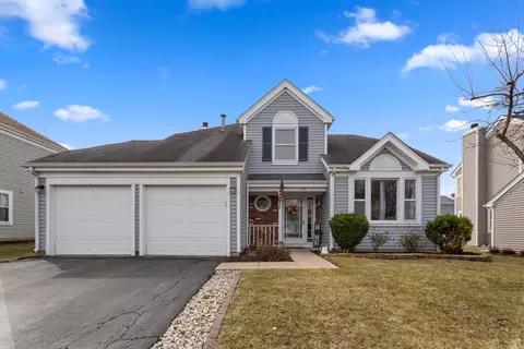 43 Garfield Ln, Streamwood, IL 60107