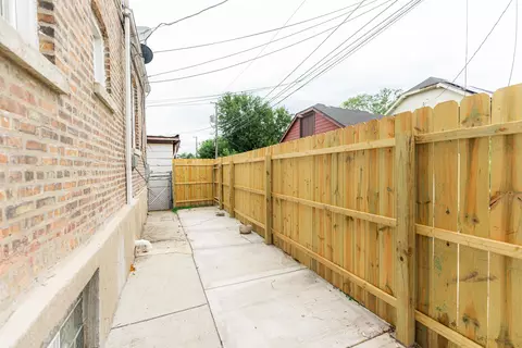 Exterior - 10239 S Sangamon St, Chicago, IL 60643 photo 8 of 9