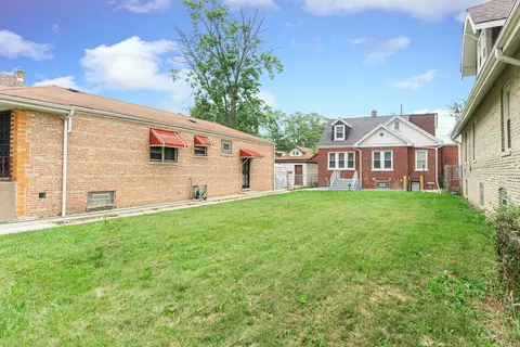 Exterior - 10239 S Sangamon St, Chicago, IL 60643 photo 3 of 9
