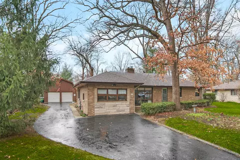 Exterior - 17830 Clyde Ave, Lansing, IL 60438 photo 2 of 4