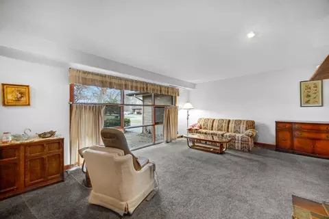 Living - 17830 Clyde Ave, Lansing, IL 60438 photo 3 of 5