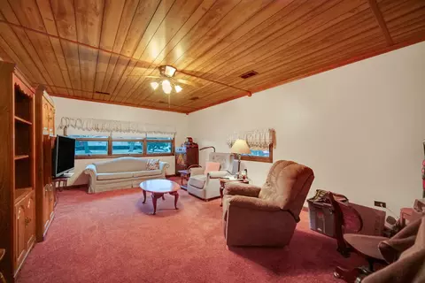 Living - 17830 Clyde Ave, Lansing, IL 60438 photo 5 of 5
