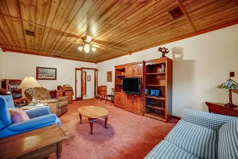 Living - 17830 Clyde Ave, Lansing, IL 60438 photo 4 of 5