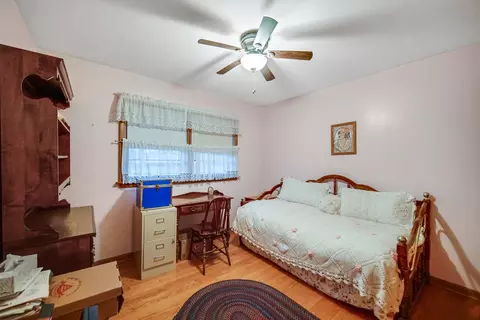 Bedroom - 17830 Clyde Ave, Lansing, IL 60438 photo 4 of 4