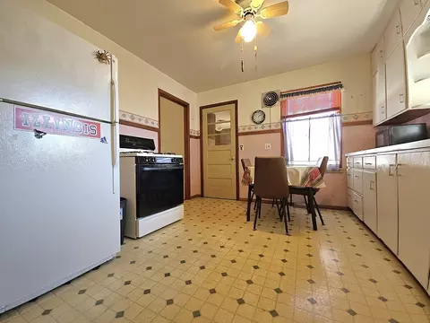 326 Grant Ave, Dixon, IL 61021 photo 7