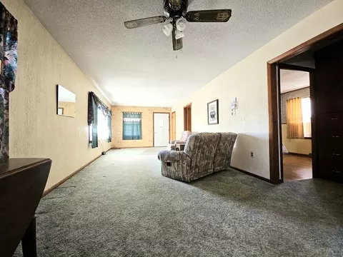 326 Grant Ave, Dixon, IL 61021 photo 5